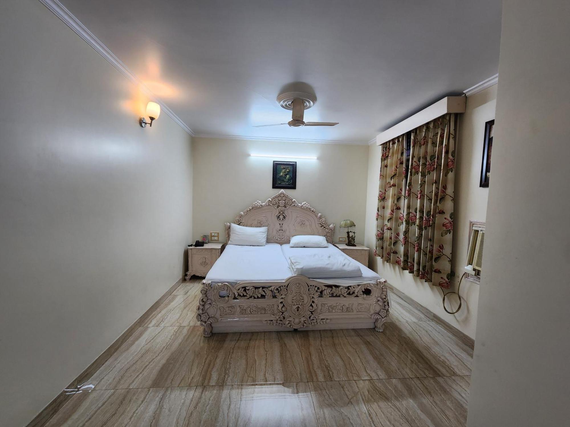 Hotel Mayur Deluxe Meerut Eksteriør bilde