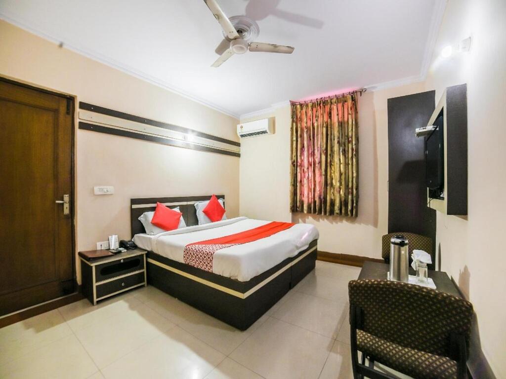 Hotel Mayur Deluxe Meerut Eksteriør bilde